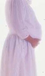 Imagen de una mujer embarazada sosteniendo su vientre Imagen de una mujer embarazada sosteniendo su vientre
