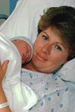 Imagen de un nuevo vínculo entre la madre con su hijo recién nacido en el hospital Imagen de un nuevo vínculo entre la madre con su hijo recién nacido en el hospital